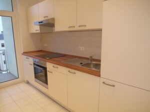 Antonstr. 40, Wohnung 9 ~~~ Einbauküche, Balkon, Bad mit Wanne und Dusche, Abstellraum - Foto 2