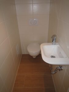Robert-Koch-Str. 40, Wohnung 8 ~~~ Dachterrasse, Tageslichtbad mit Wanne und Dusche, Gäste-WC, Abstellraum, Keller - Photo 1