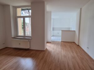 Schubertstr. 17, Wohnung 2 ~~~ Balkon, Bad mit Wanne und Dusche, Abstellraum im Treppenhaus - Photo 2