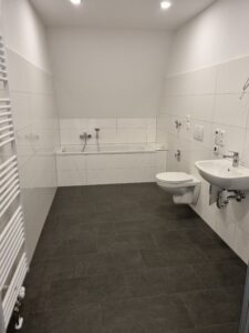 Melanchthonstr. 7, Wohnung 17 ~~~ Einbauküche, großer West-Balkon, Bad mit Wanne und Dusche, Stellplatz anmietbar, Aufzug, Abstellraum - Photo 5