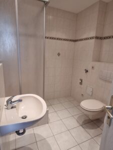 Freiheitsstr. 10, WE 07 ~~~ Balkon, Bad mit Eckbadewanne und Dusche, Keller - Photo 5