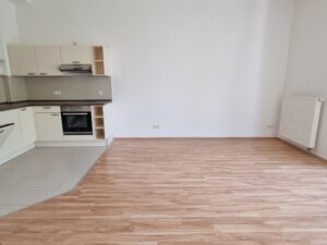 Leißnerstr. 24, Wohnung 8 ~~~ Einbauküche, Balkon, Bad mit Wanne und Dusche, Abstellraum, Haus mit Aufzug - Photo 3