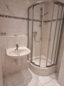 Stöckigter Str. 55, Wohnung 4 ~~~ Maisonette, Balkon, Gäste-WC, Abstellraum im Treppenhaus, Keller - Photo 2