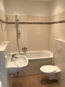 Beethovenstr. 6, Wohnung 5 ~~~ Einbauküche, Balkon, Badezimmer mit Wanne, Abstellraum im Treppenhaus, Keller - Foto 4