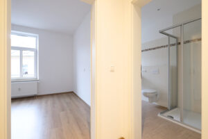 Rähnisstr. 35, Wohnung 6 ~~~ Balkon, Tageslichtbad mit Wanne und Dusche, Abstellraum, Keller - Photo 3