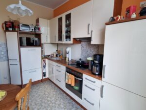 Ostenstr. 28, Wohnung 06~~~ Einbauküche kann von Vormieterin gekauft werden, 2 Balkone, Bad mit Wanne und Dusche, Gäste-WC, toller Ausblick - Photo 2