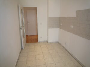 Haselbrunner Str. 120, Wohnung 4 ~~~ Balkon, Bad mit Dusche und Wanne, Abstellraum im Treppenhaus, Keller - Photo 2