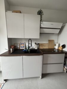Schillerstr. 8, Wohnung 3 ~~~ Einbauküche kann von Vormieterin abgekauft werden, Parkettboden, Balkon, Tageslichtbad mit Wanne & Dusche, Gäste-WC, Abstellraum, Keller - Photo 4