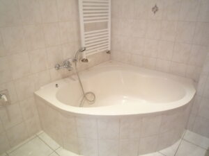 Scheffelstr. 6, Wohnung 6 ~~~ Balkon, Bad mit Eckbadewanne, Abstellraum im Treppenhaus, Keller - Foto 4