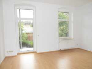Max-Planck-Str. 73, Wohnung 1 ~~~ Balkon, Badezimmer mit Wanne und Dusche, Abstellraum im Treppenhaus - Photo 1