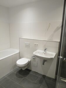 Krausenstr. 5, Wohnung 4 ~~~ Balkon, Fußbodenheizung, Parkett, Bad mit Wanne und Dusche, Gäste-WC, Keller, Stellplatz anmietbar - Foto 5