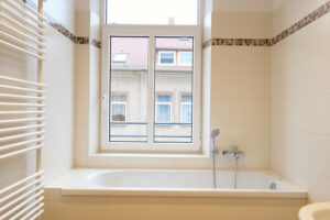 Rähnisstr. 35, Wohnung 6 ~~~ Balkon, Tageslichtbad mit Wanne und Dusche, Abstellraum, Keller - Photo 2