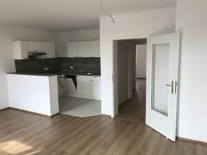 Beethovenstr. 6, Wohnung 5 ~~~ Einbauküche, Balkon, Badezimmer mit Wanne, Abstellraum im Treppenhaus, Keller - Foto 1
