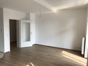 Beethovenstr. 6, Wohnung 5 ~~~ Einbauküche, Balkon, Badezimmer mit Wanne, Abstellraum im Treppenhaus, Keller - Foto 2